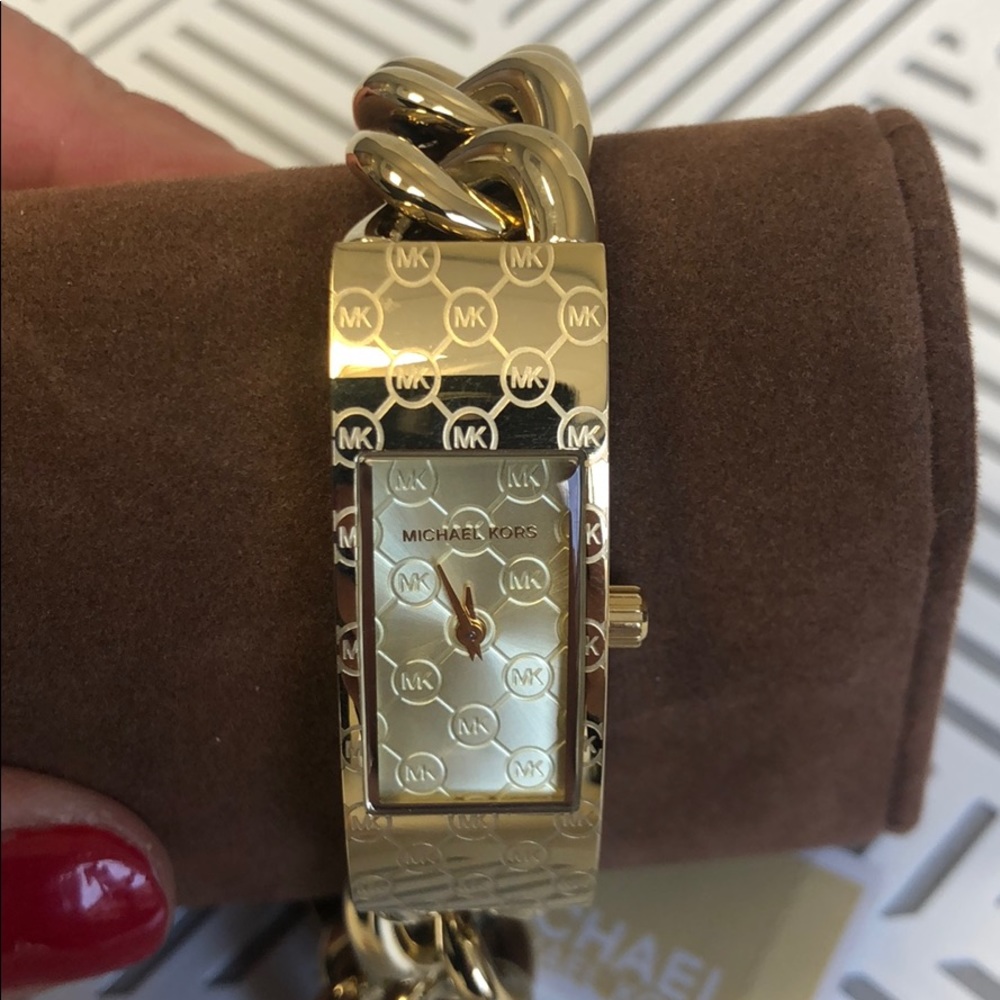 MK3306 MICHAEL KORS gold chain watch logo $225 new